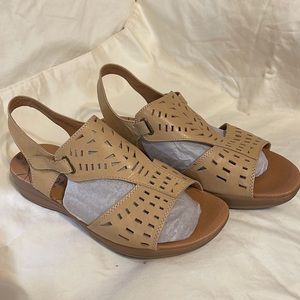 Baretraps sandals